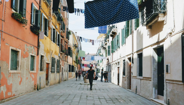 好看的咖啡店服装:让每一次驻足都成为一帧画面 好看的咖啡店服装:让每一次驻足都成为一帧画面