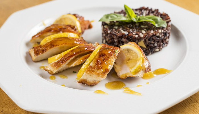 经视好吃佬推荐的美食：在城市角落发现让人回味一整天的滋味