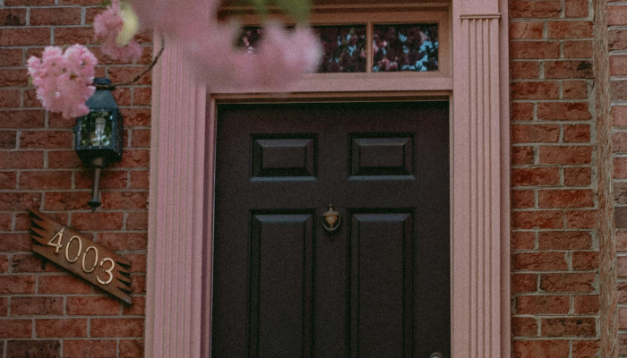 街角的时光机器:从物流快递看影视剧里的平凡英雄 街角的时光机器:从物流快递看影视剧里的平凡英雄