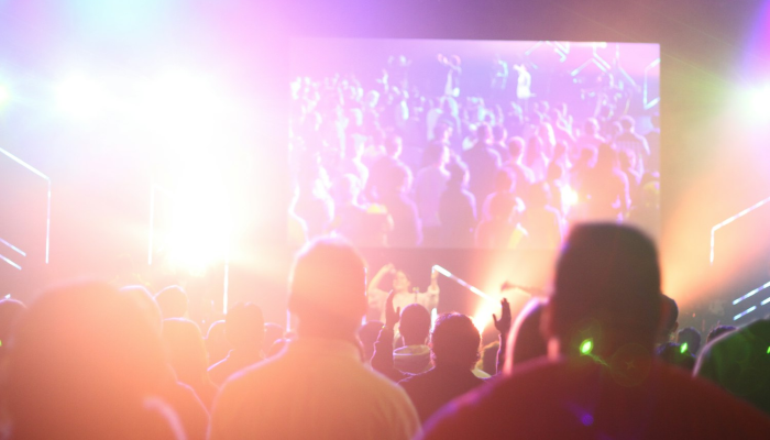 艺术节·服装·唱歌——在舞台上让灵魂发光